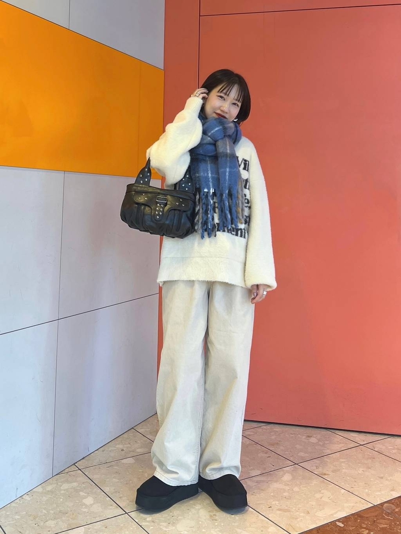 8950844/ヘップファイブ/PAGEBOY/159