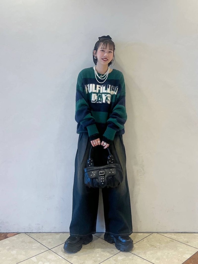 8969823/ヘップファイブ/PAGEBOY/159