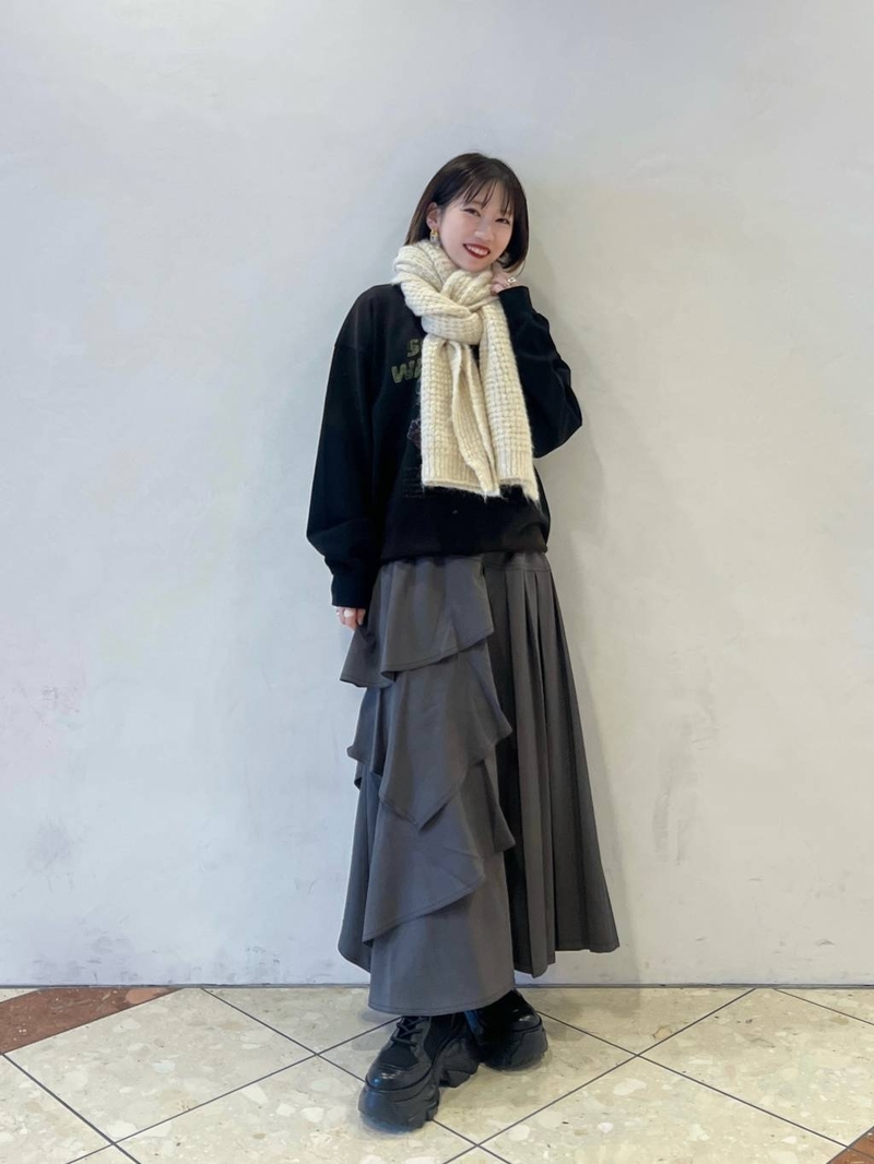 8986186/ヘップファイブ/PAGEBOY/159