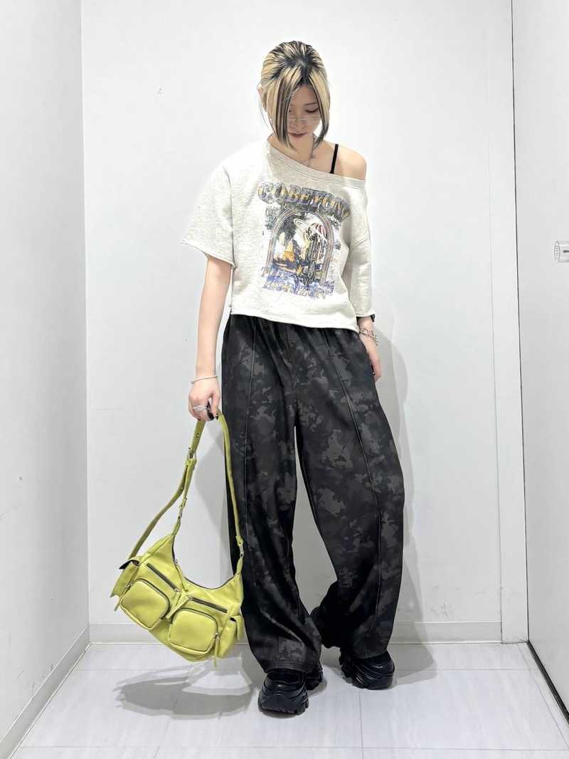 9389532/ヘップファイブ/PAGEBOY/163