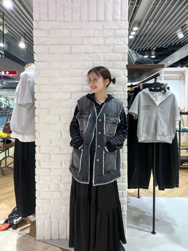 9517276/ヘップファイブ/PAGEBOY/159