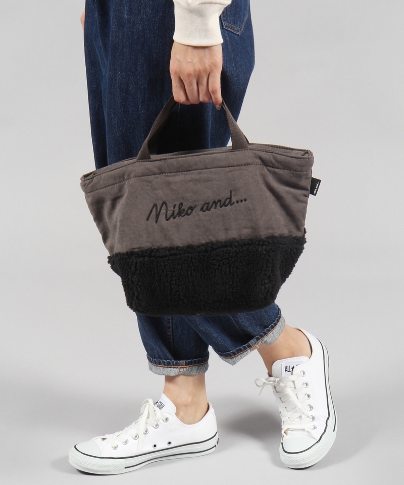 niko and … LOGO毛毛拼布托特包 M
