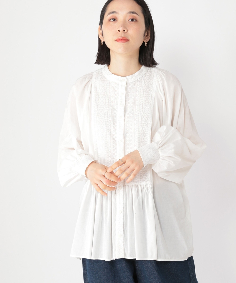 雙前方柔軟刺繡襯衫