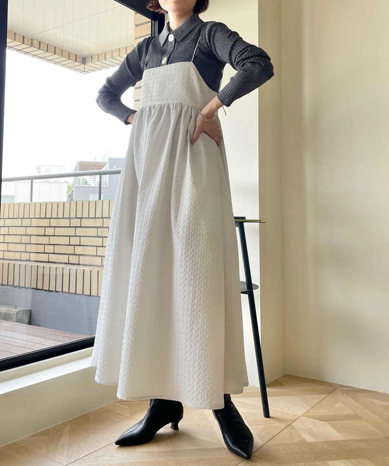 方領傘擺吊帶連身裙
