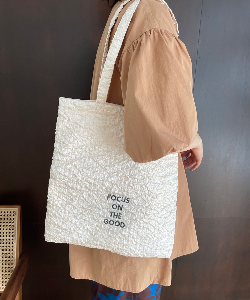 凹凸暗紋Logo Tote Bag(新色追加)