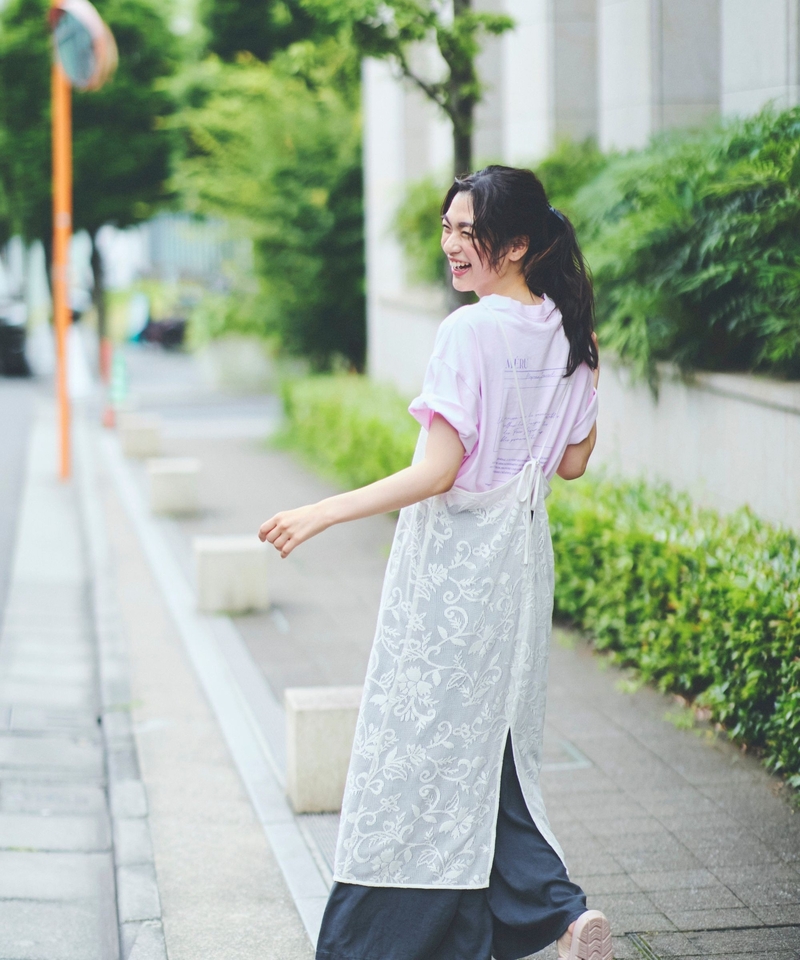 蕾絲層次感吊帶連身裙