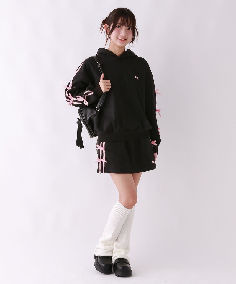 蝴蝶結袖連帽上衣與休閒短裙二件套裝