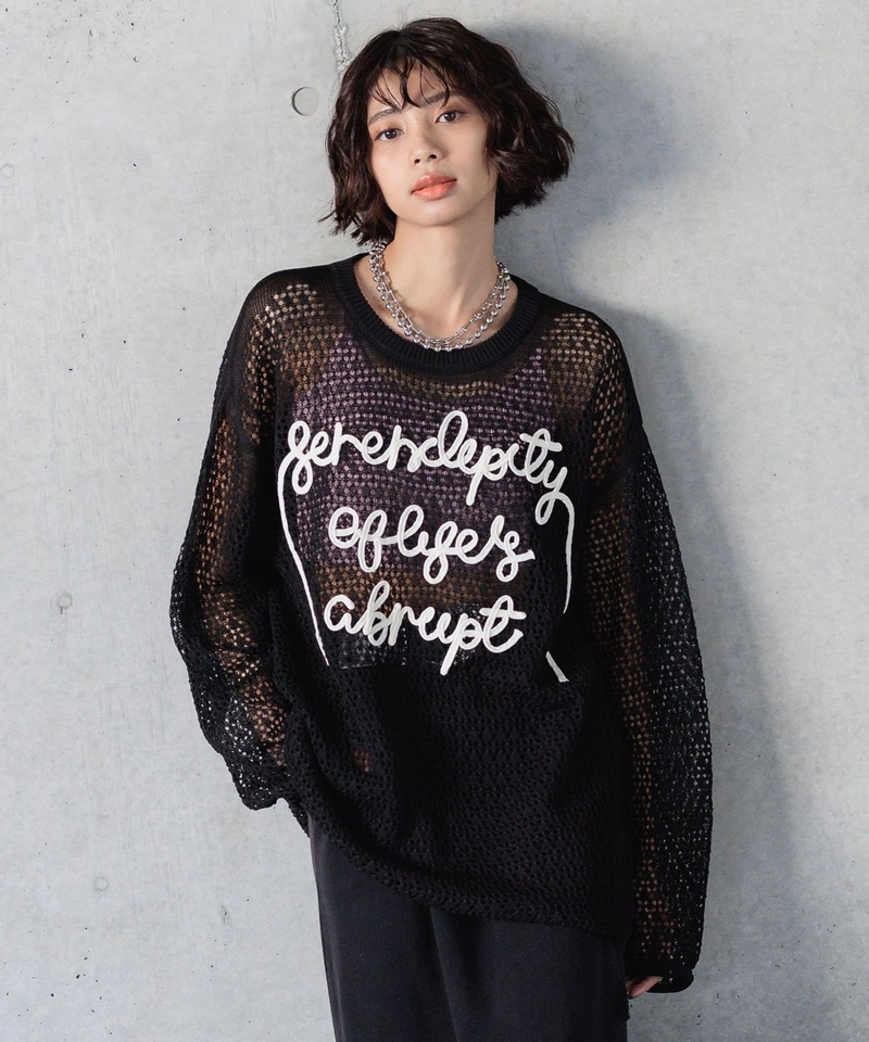 ▲再降價▲立體刺繡文字透膚網紋上衣