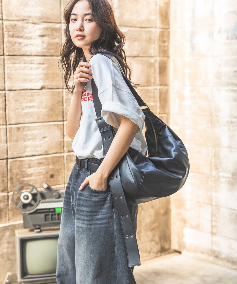 【PBLIM】Unisex BIG半月形仿皮手袋