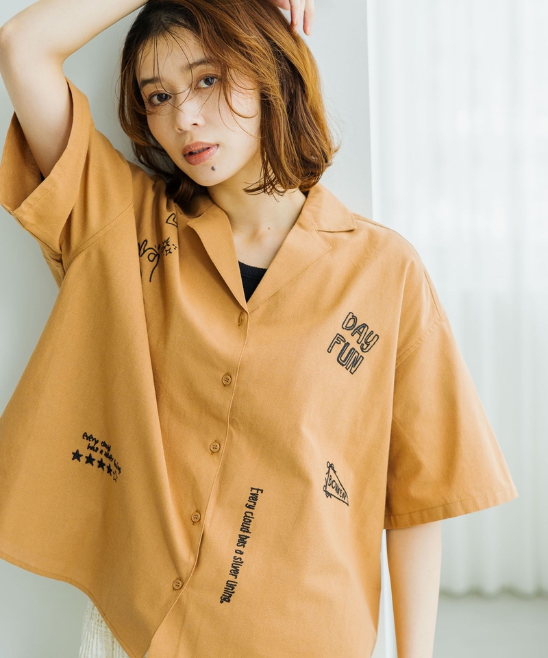 棉刺繡文字開領襯衫