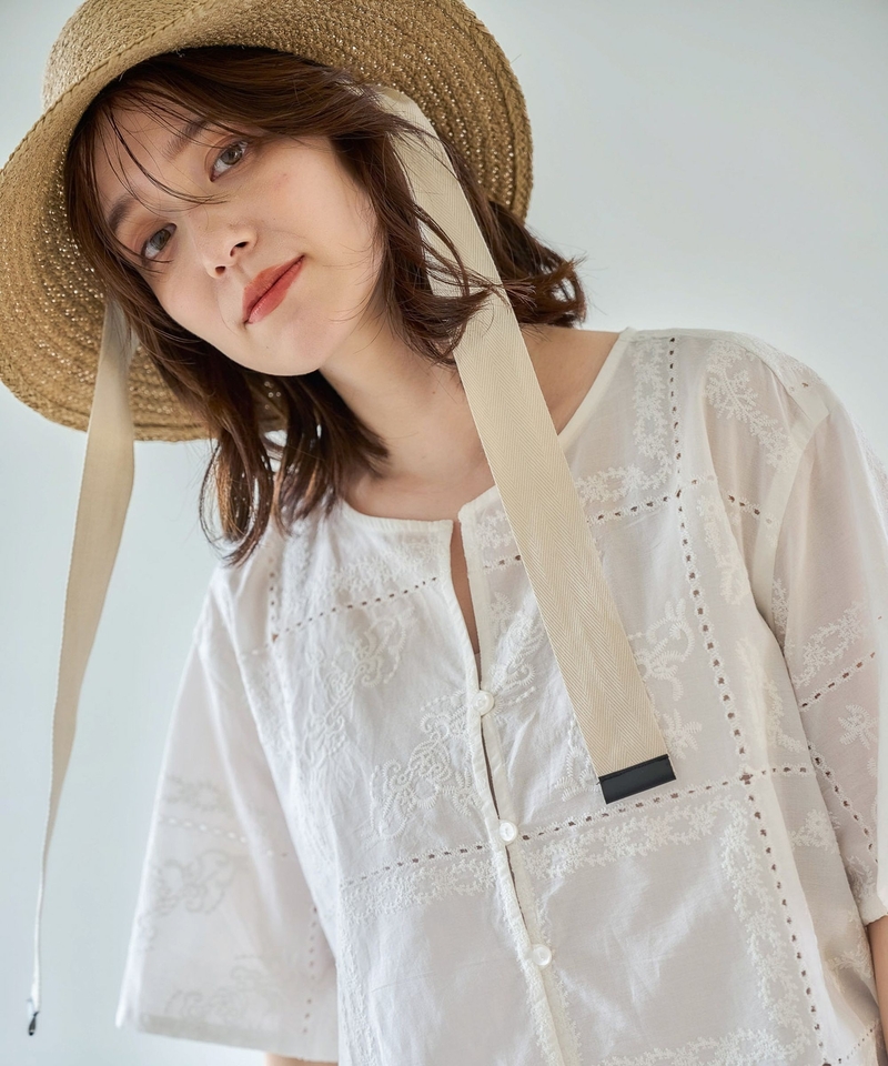 拼接刺繡襯衫